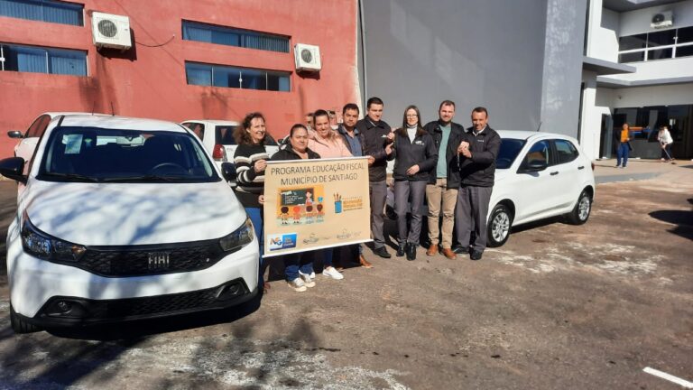 Os dois carros serão sorteados durante a festa de aniversários de 140 anos de Santiago. 