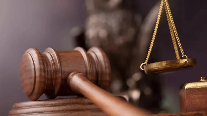 Professor pega 18 anos por deixar ex-esposa paraplégica